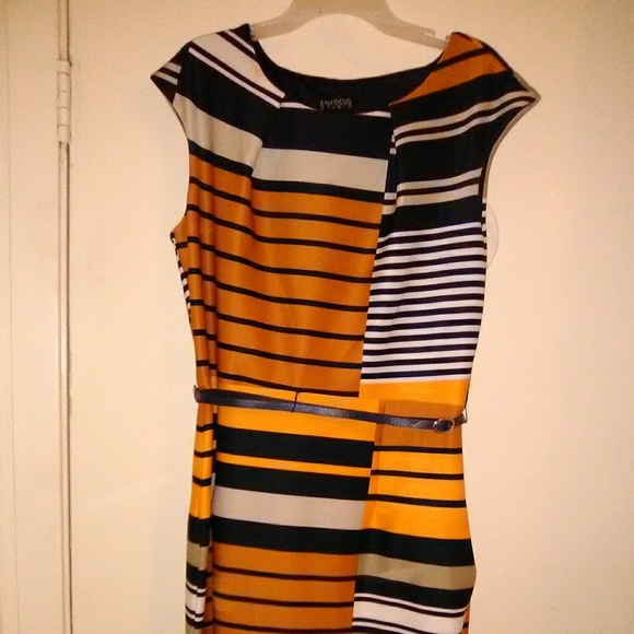 Enfocus Studio Dress with belt - Picture 4 of 5